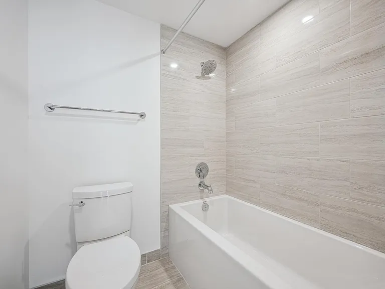 410 Westhaven St — Photo 92