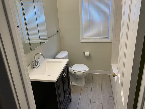 2nd image of 127 Heath St