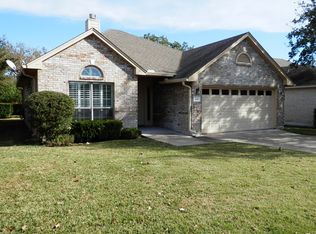 206 Peach Tree Ln, Fredericksburg, TX 78624