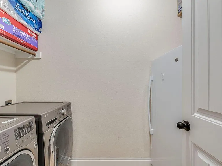 5720 Viejo Dr — Photo 32