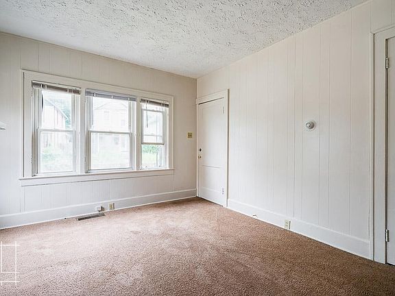 4th image of 1225 Forsythe Ave #1225