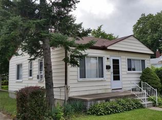 7236 Wiegand Blvd, Center Line, MI 48015