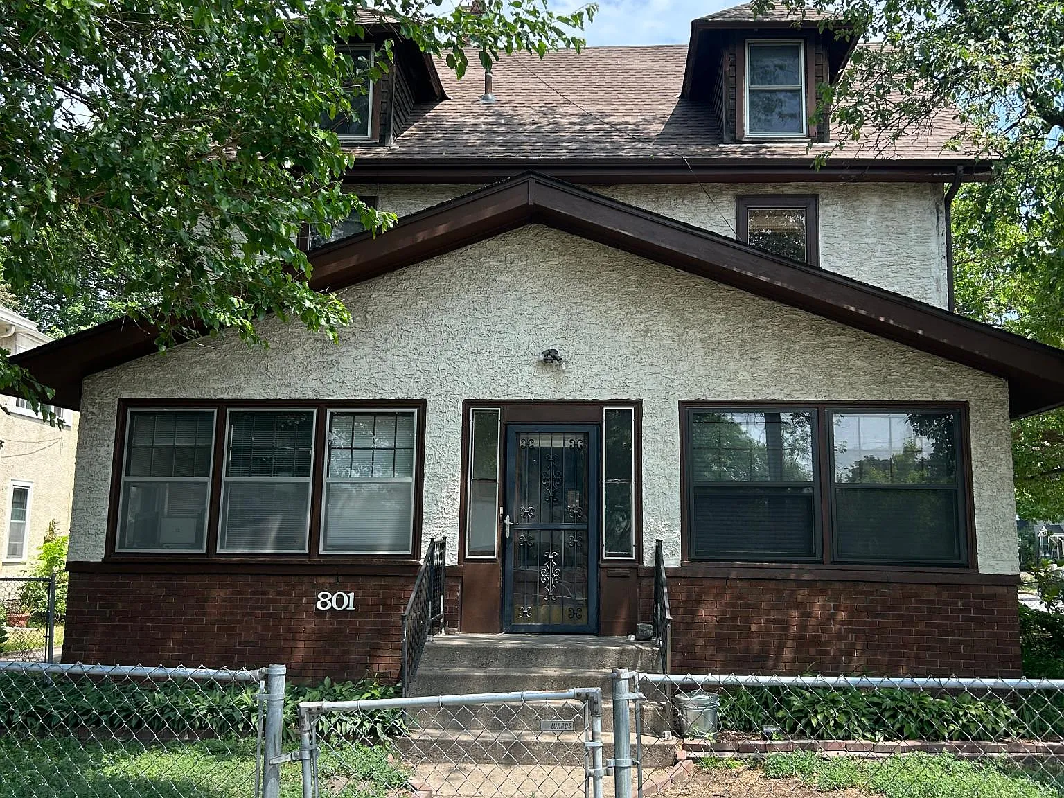 4 bed, 1.5 bath, 1350 sqft, $2,600 — Photo 1