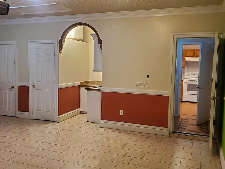816 Mountbatten Ln — Photo 9