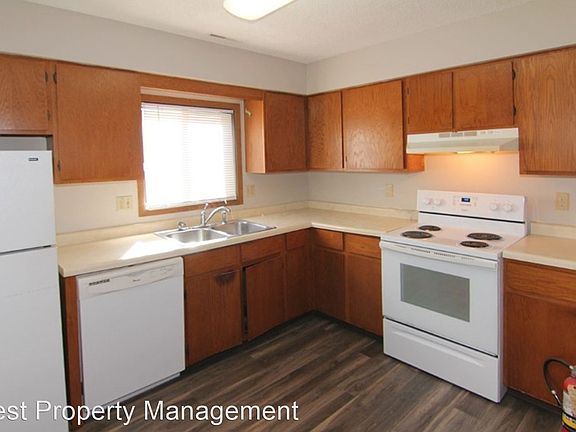 4th image of 934 Boston Way