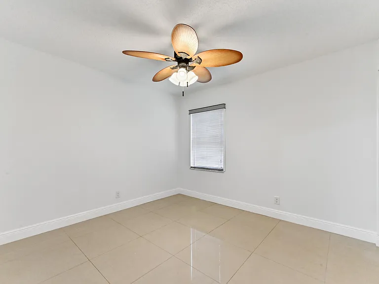 5421 Helene Cir — Photo 13