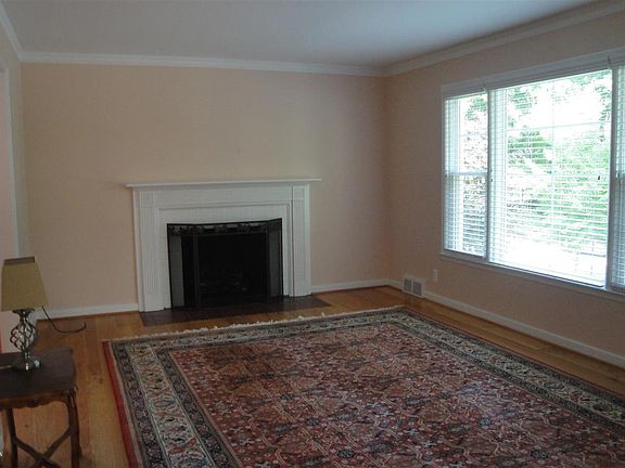 2nd image of 491 Saint Clair St