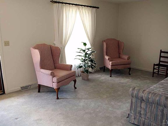 2nd image of 1706 Wycliffe St