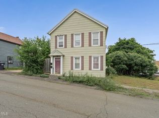 6 Hill St APT 2, Waterford, NY 12188
