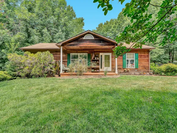 1145 Farmington Rd, Hardy, VA 24101