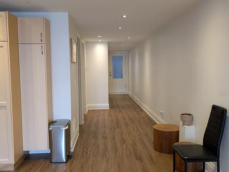1036 Dovercourt Rd #LOWER — Photo 8