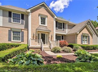 929 Winding Way, Milford, MI