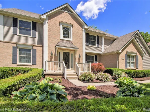 929 Winding Way, Milford, MI 48381