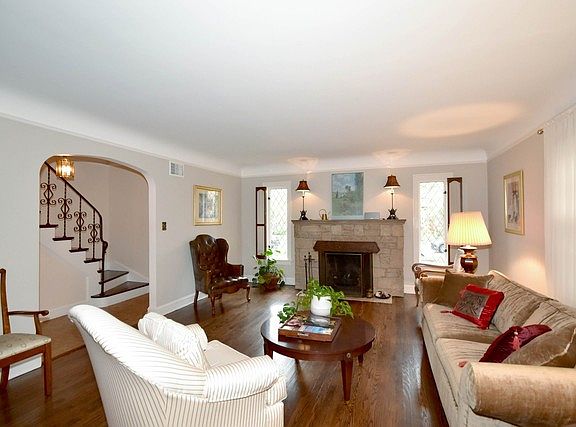 5th image of 5860 N Kilbourn Ave