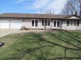 9009 Douglas Dr, Waterloo, IA 50701