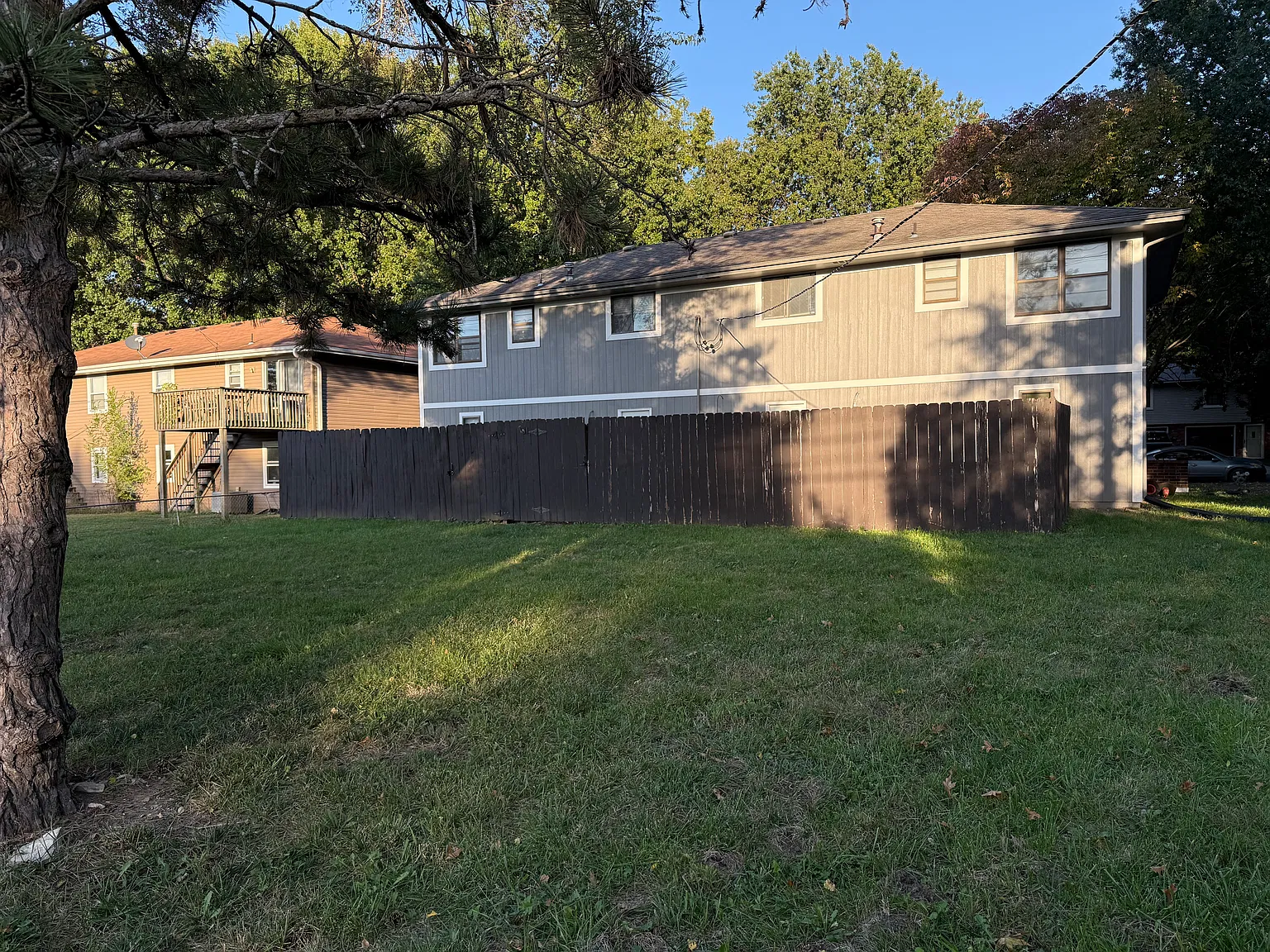 3 bed, 1.5 bath, 2696 sqft, $1,500 — Photo 2