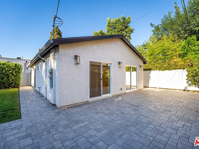 10726 Aqua Vista St — Photo 13