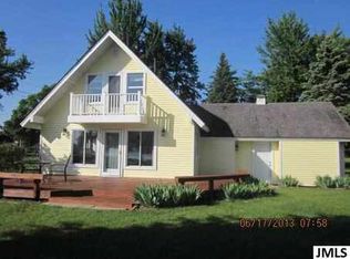 108 E Princess Dr, Brooklyn, MI 49230