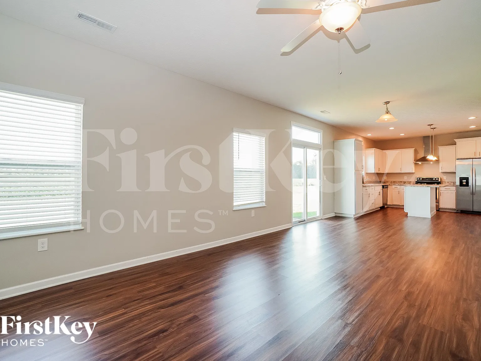 3 bed, 3.0 bath, 2560 sqft, $3,020 — Photo 3