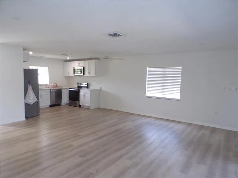 421 Orchid Dr — Photo 24