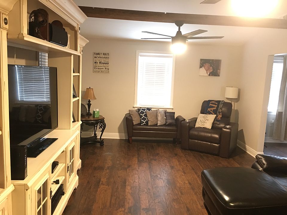 1st image of 1600 Linda Lou Dr