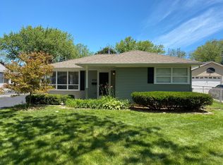 3718 Bluebird Ln, Rolling Meadows, IL 60008