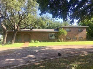 419 Petty St, Eden, TX 76837