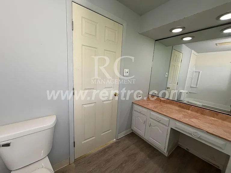 303 E 12th St #W — Photo 5
