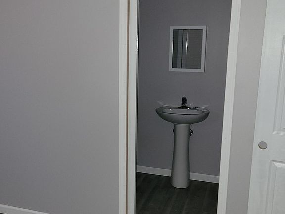 bath in downstair bedroom