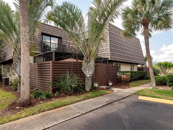 15344 E Pond Woods Dr, Tampa, FL 33618