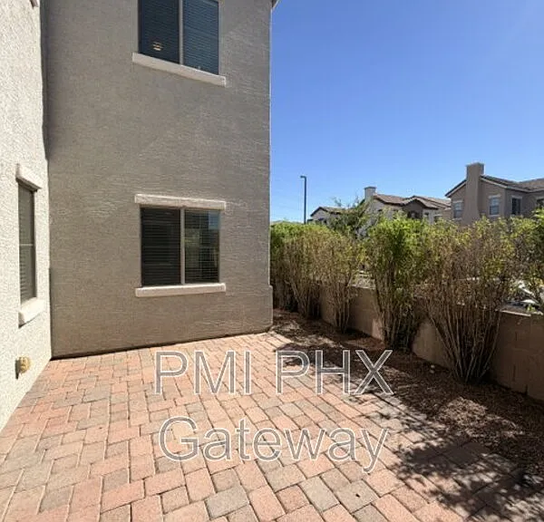 453 N Citrus Ln — Photo 1
