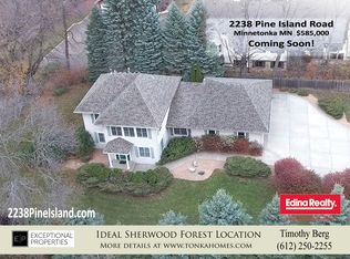2238 Pine Island Rd, Minnetonka, MN 55305