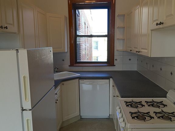 5th image of 505 12th St APT 4a