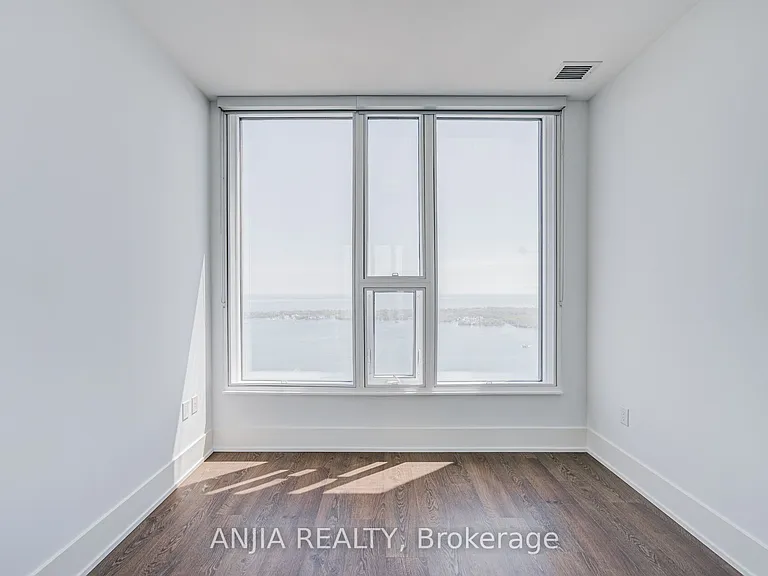 10 York St #5608 — Photo 29