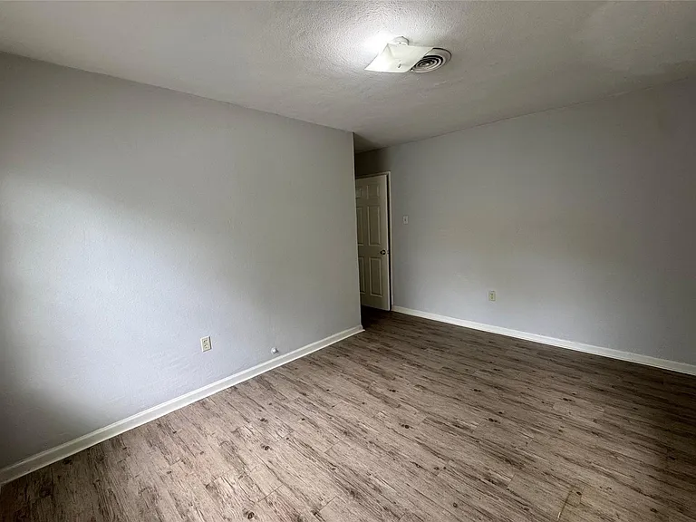 5122 Windemere St — Photo 7
