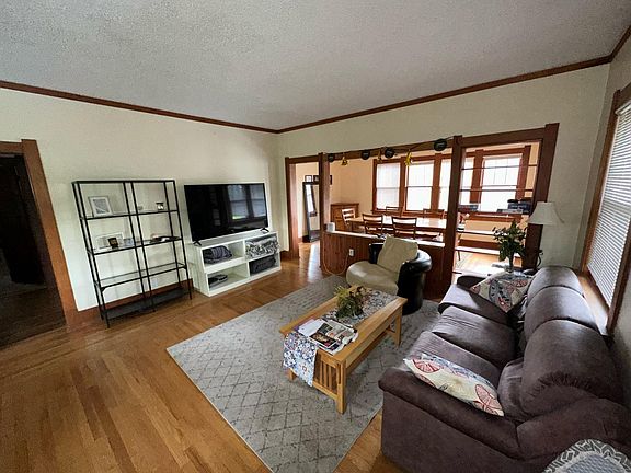 3rd image of 801 S 11th St