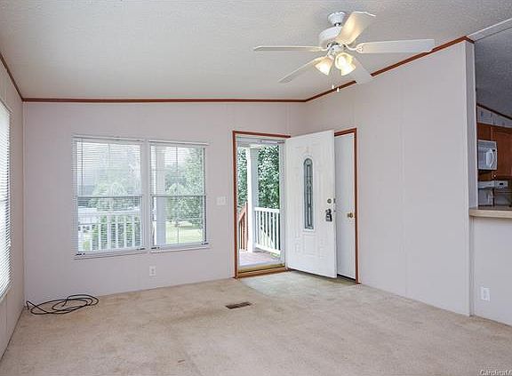 3rd image of 109 Saint Thomas Ct