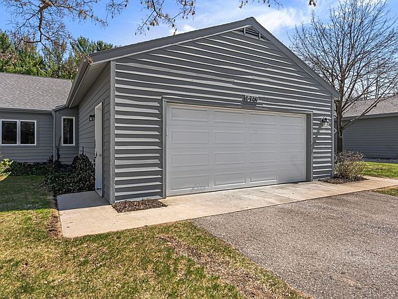 5th image of 3750 Country Club Dr