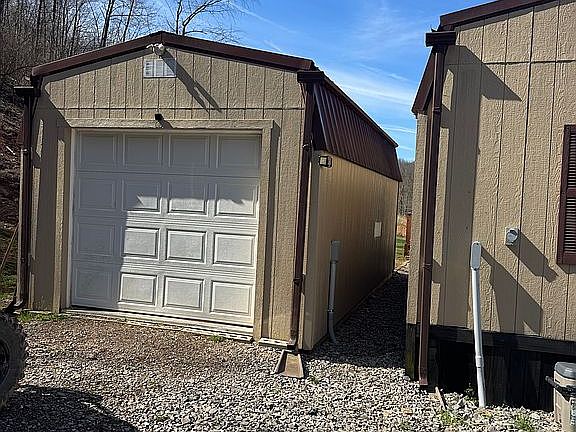 4th image of 107 Stone Mountain Dr