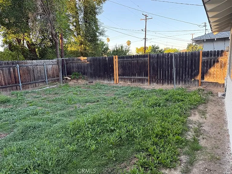 10959 Collett Ave — Photo 4