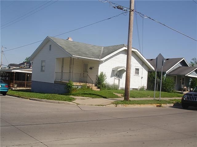 1st image of 623 2nd St