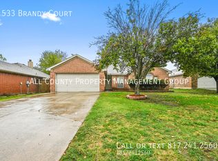533 Brandy Ct, Saginaw, TX 76179