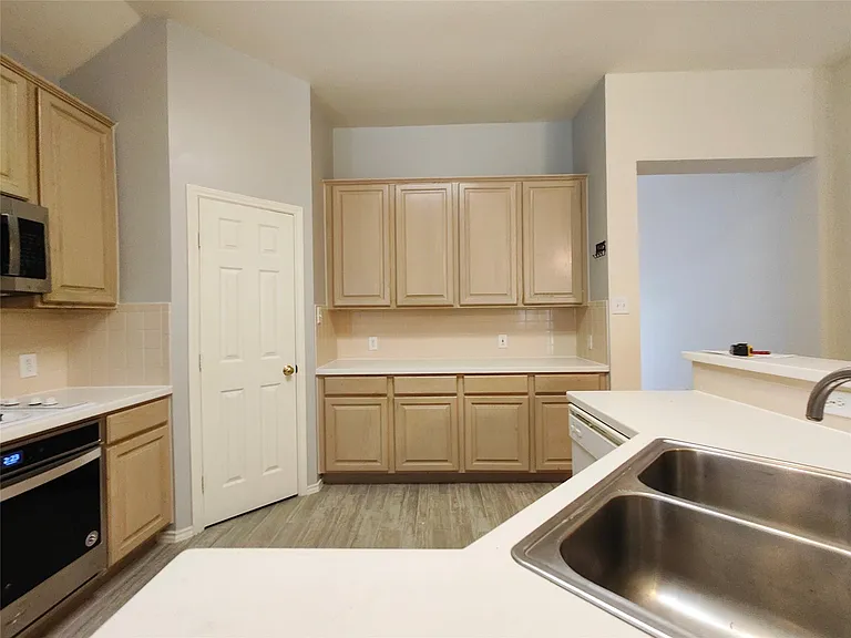 7127 Bristol Ridge Dr — Photo 29
