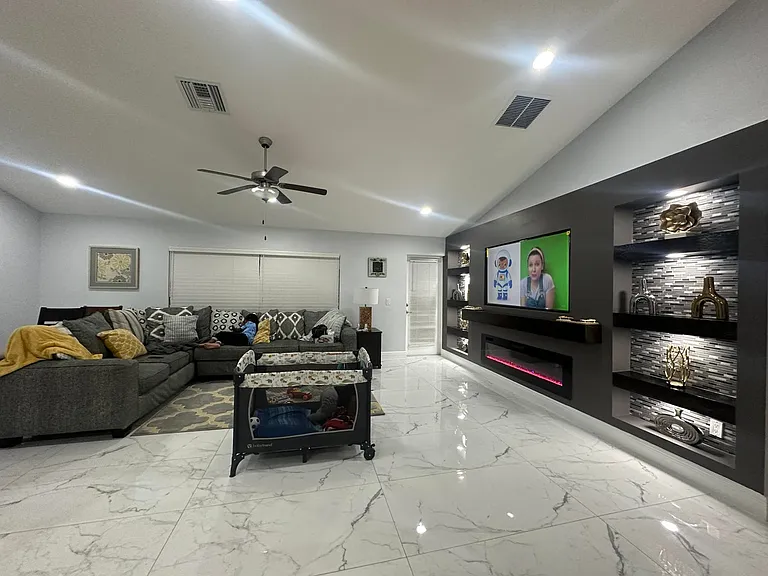 1425 SE Navajo Ln — Photo 3