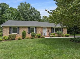 1127 Pinebluff Rd, Winston Salem, NC 27103