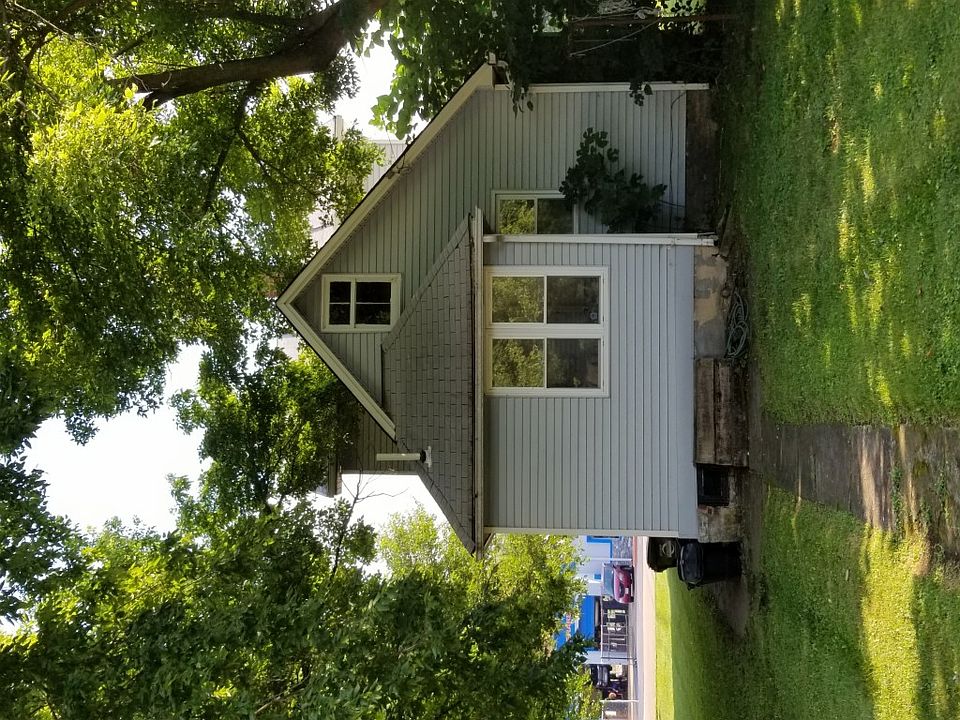 2nd image of 318 Mound Ave
