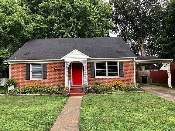 3rd image of 2619 S Cherokee Dr