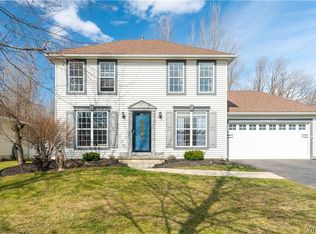 75 Hitching Post Ln, Amherst, NY 14228