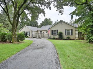 202 Blankenbaker Ln, Indian Hills, KY 40207