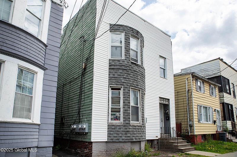 3rd image of 521 Washington Avenue